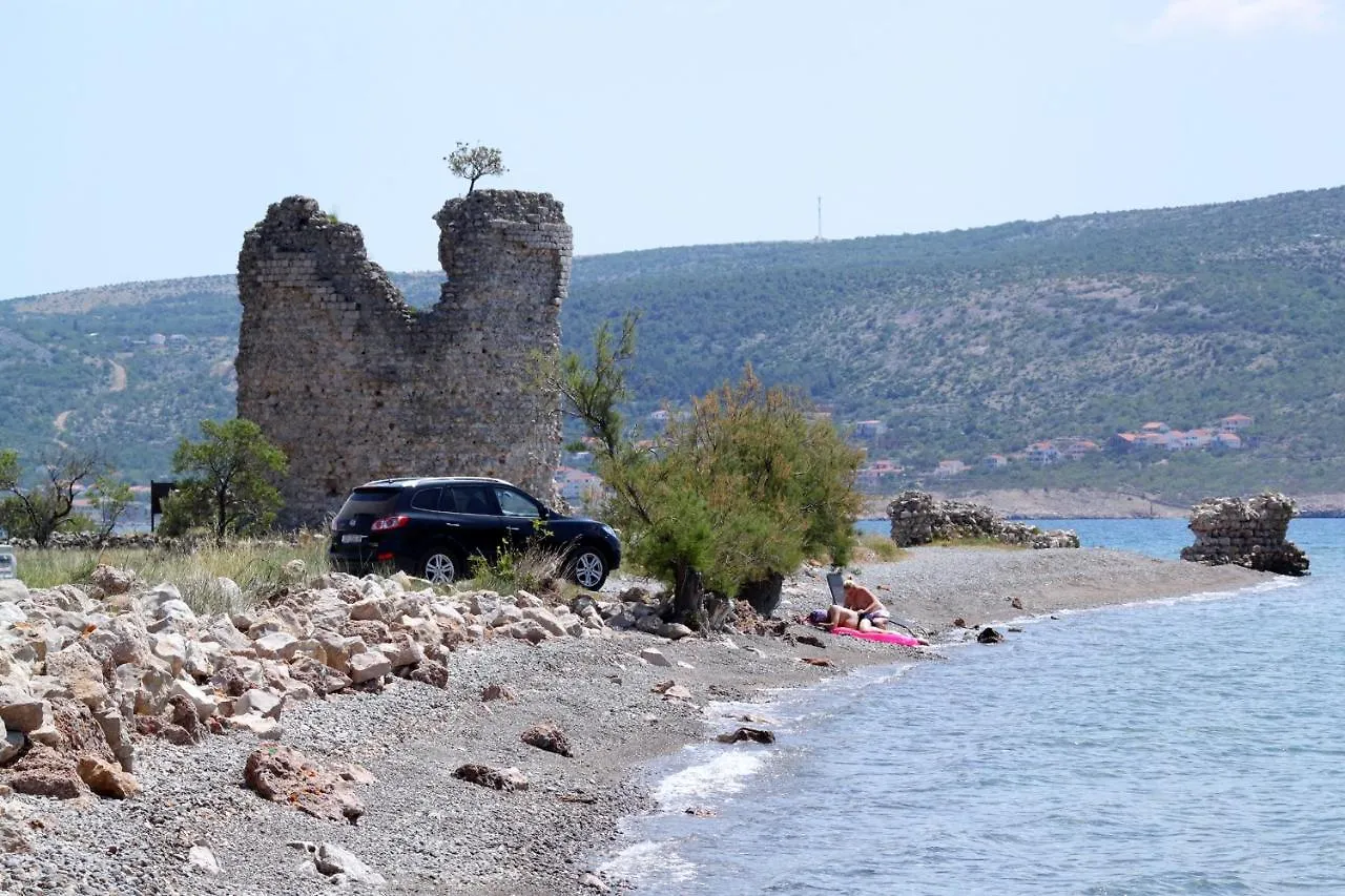 Apartments And Rooms With Parking Space Starigrad, Paklenica - 18034 Croatia