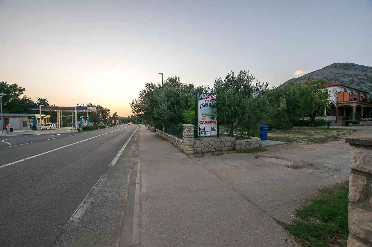 Guest house Apartments And Rooms With Parking Space Starigrad, Paklenica - 18034