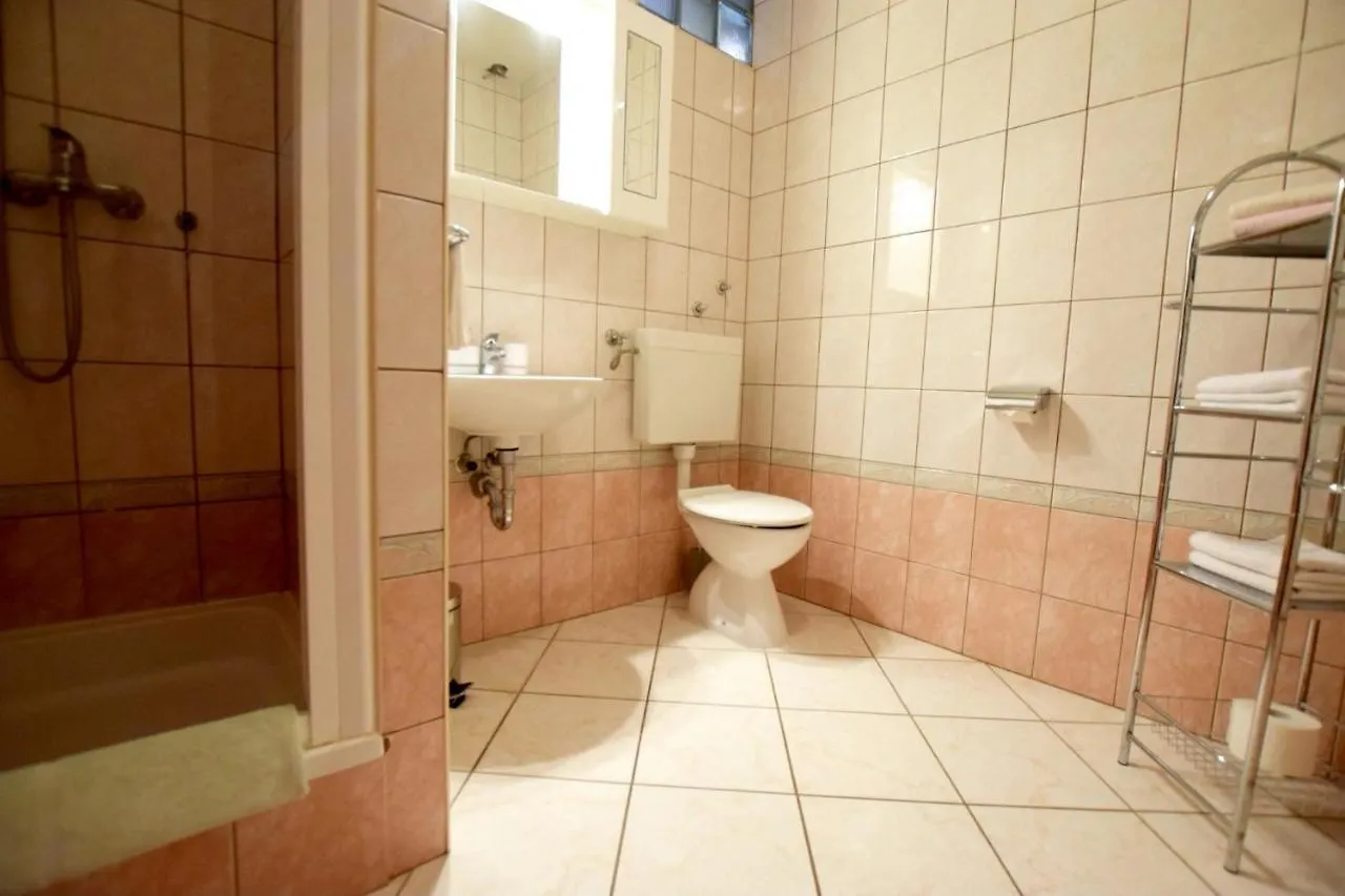 *** Guest house Apartments And Rooms With Parking Space Starigrad, Paklenica - 18034 Croatia