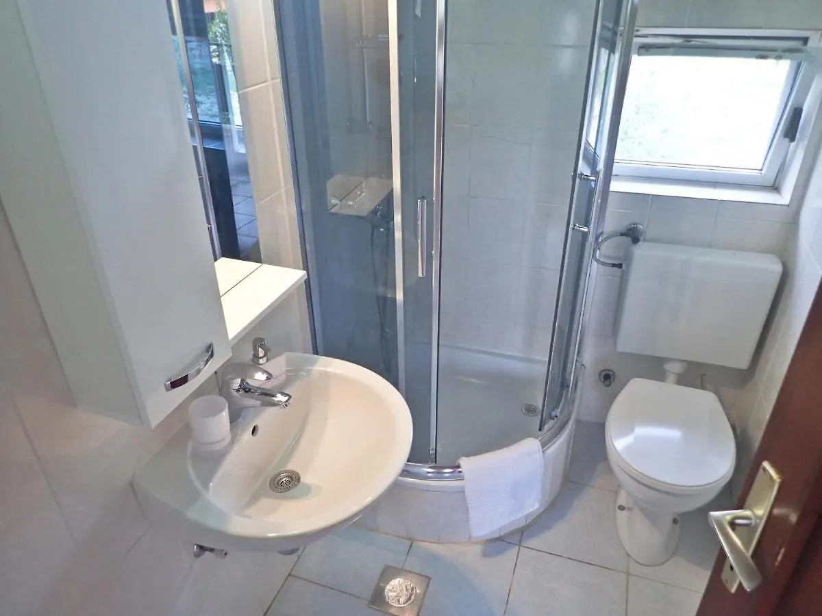 Apartments And Rooms With Parking Space Starigrad, Paklenica - 18034 Guest house Starigrad Paklenica