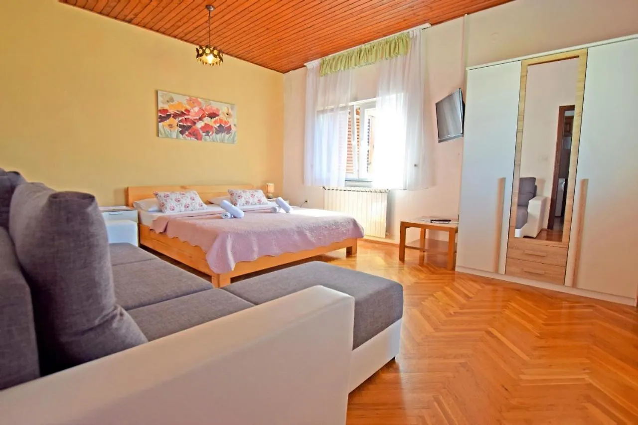 Apartments And Rooms With Parking Space Starigrad, Paklenica - 18034 3*, Starigrad Paklenica