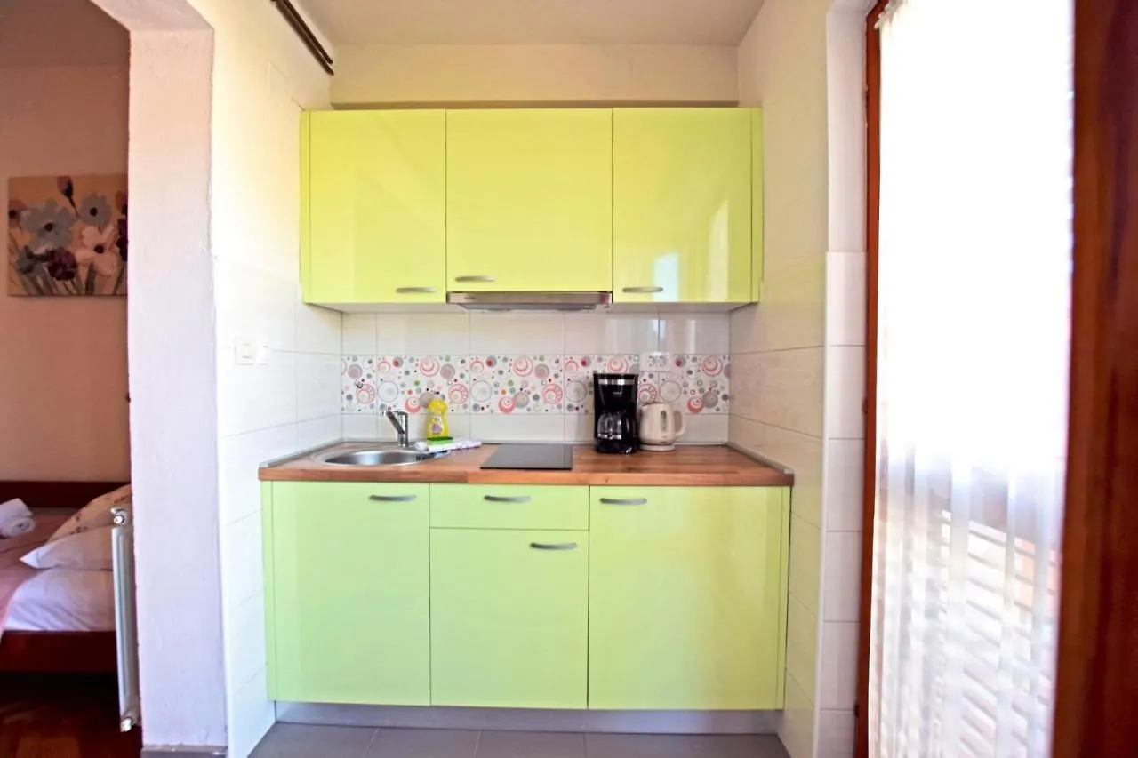 Apartments And Rooms With Parking Space Starigrad, Paklenica - 18034 Guest house Starigrad Paklenica