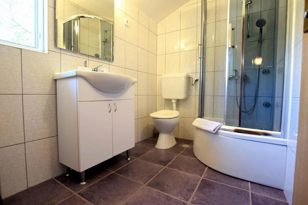 Apartments And Rooms With Parking Space Starigrad, Paklenica - 18034 Starigrad Paklenica