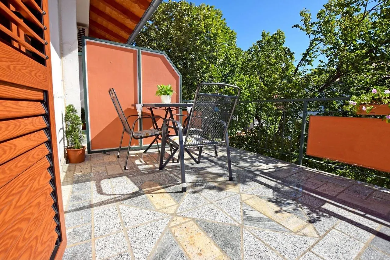 *** Guest house Apartments And Rooms With Parking Space Starigrad, Paklenica - 18034 Croatia