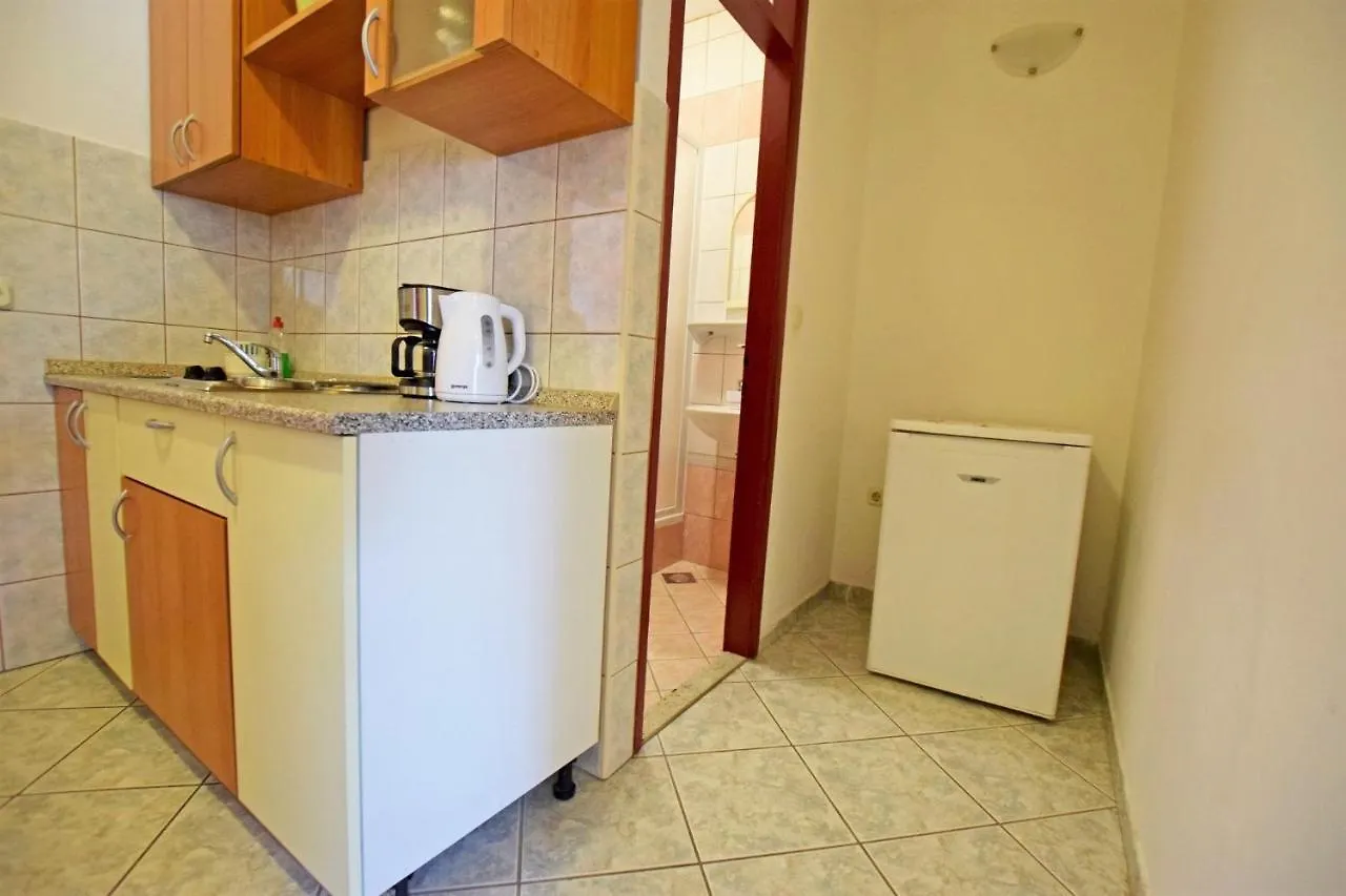 *** Guest house Apartments And Rooms With Parking Space Starigrad, Paklenica - 18034 Croatia