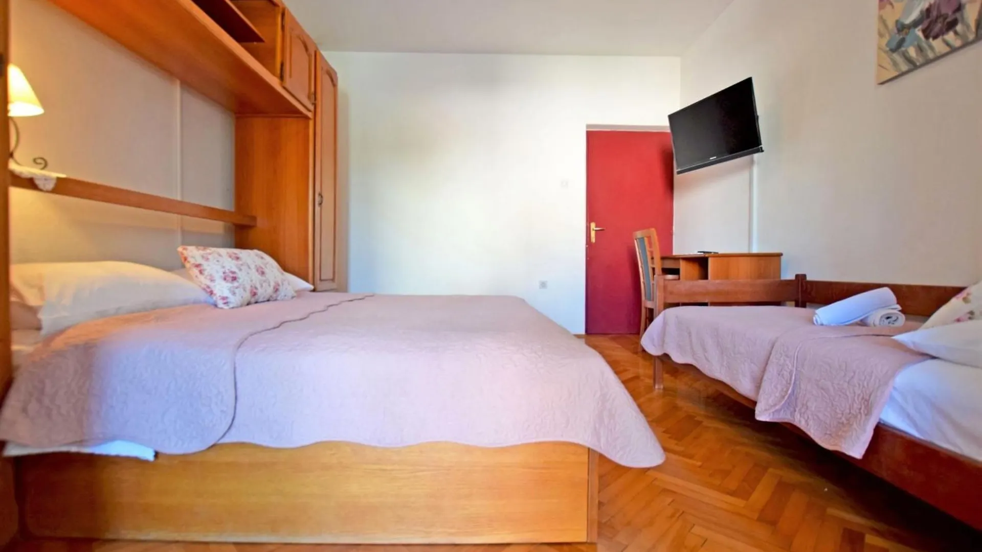 Apartments And Rooms With Parking Space Starigrad, Paklenica - 18034 Guest house Starigrad Paklenica