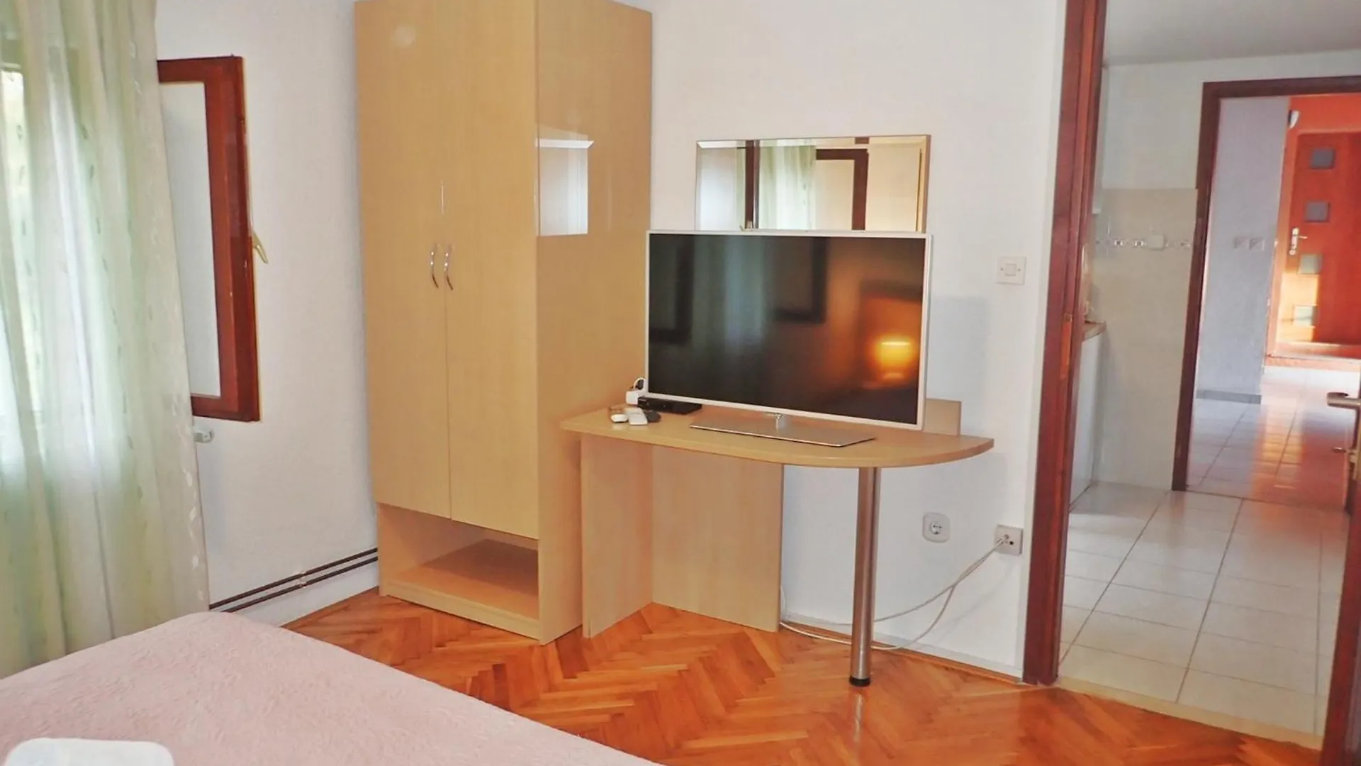 Apartments And Rooms With Parking Space Starigrad, Paklenica - 18034 Croatia
