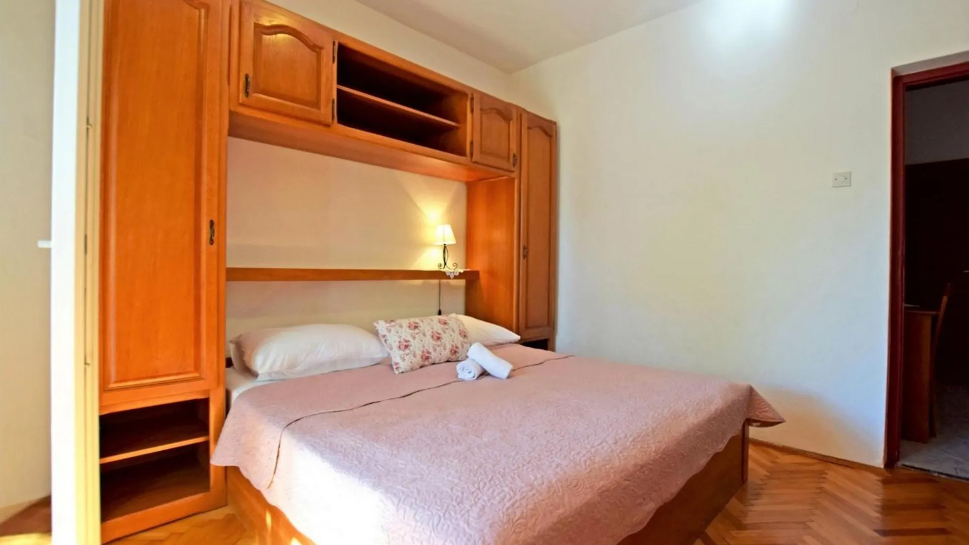 Apartments And Rooms With Parking Space Starigrad, Paklenica - 18034 Guest house Starigrad Paklenica