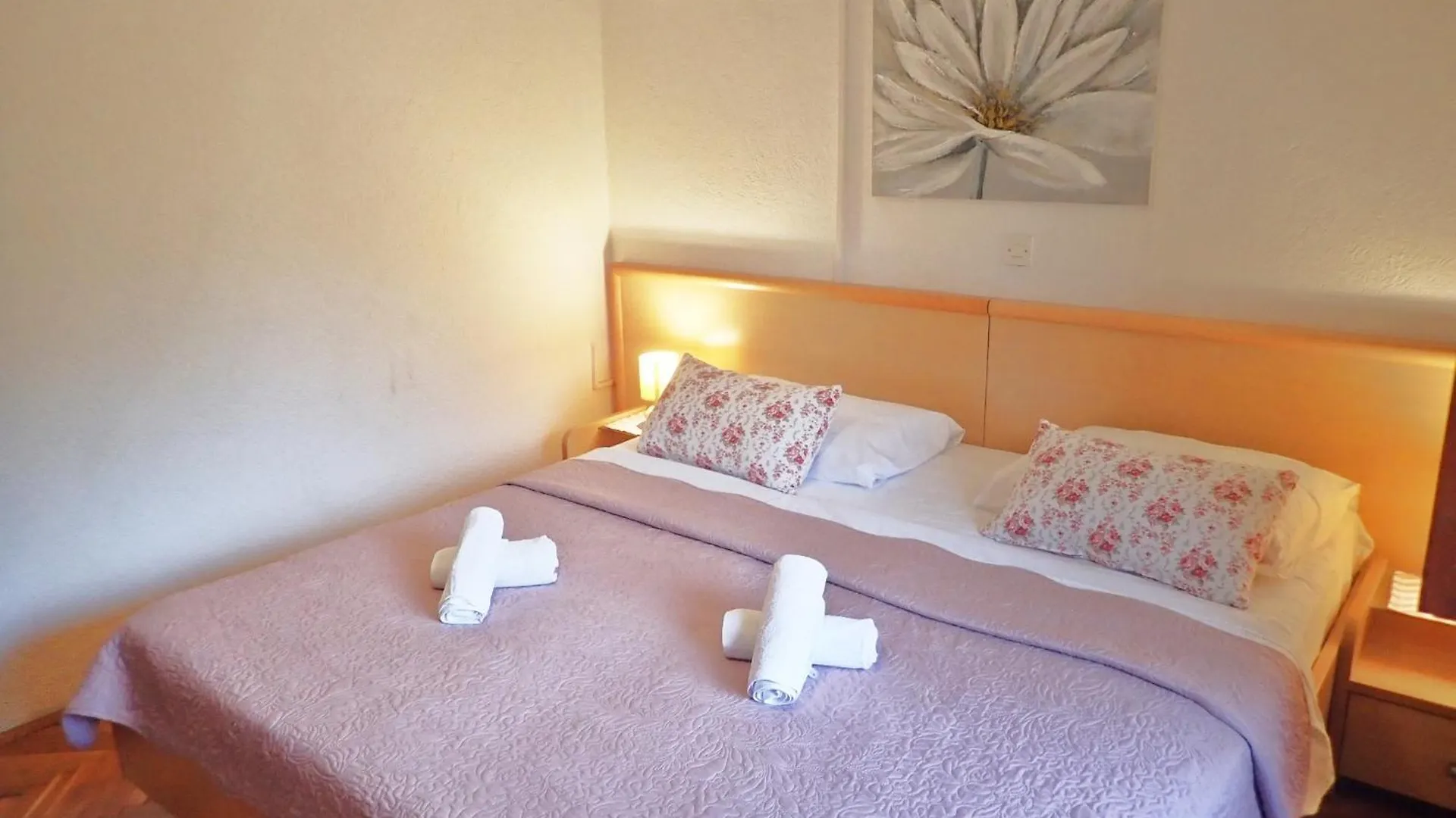 Apartments And Rooms With Parking Space Starigrad, Paklenica - 18034 Starigrad Paklenica